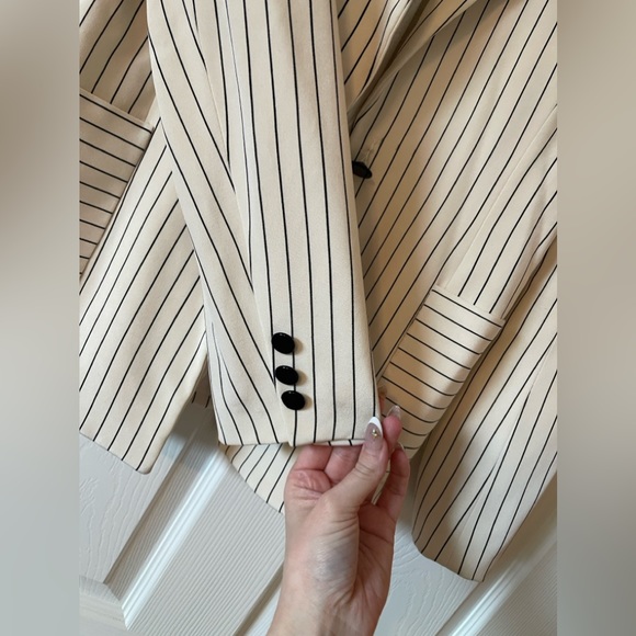 Eric Gaskins 100% silk blazer - Picture 7 of 10